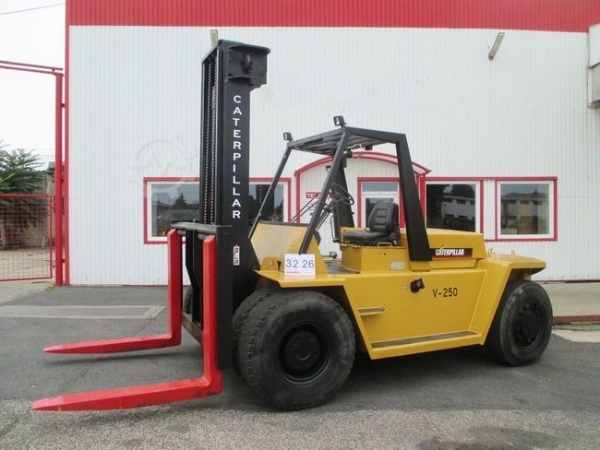 Used Caterpillar Forklift  V 250