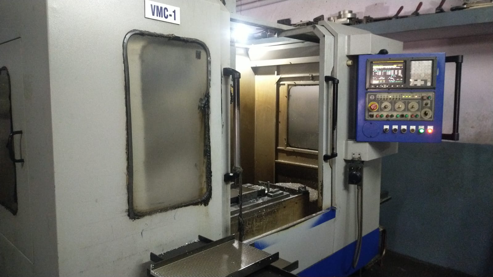 Used BFW Vertical Machining Center ( VMC ) 2003 BMV40