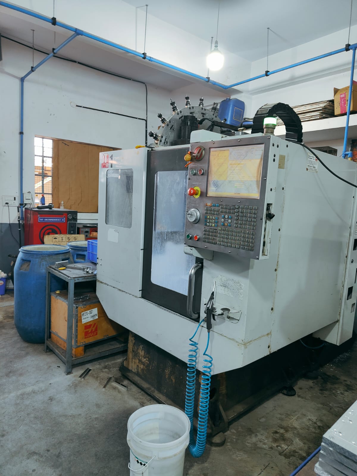 Used Haas Vertical Machining Center ( VMC )  BT30