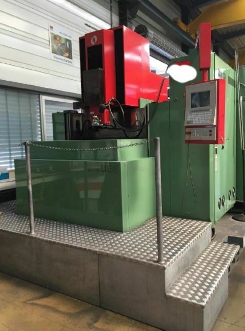 Used Makino EDM -Wirecut 2001 U 86