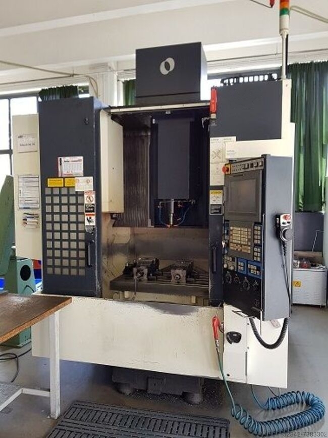 Used Makino Vertical Machining Center ( VMC ) 2010 S33