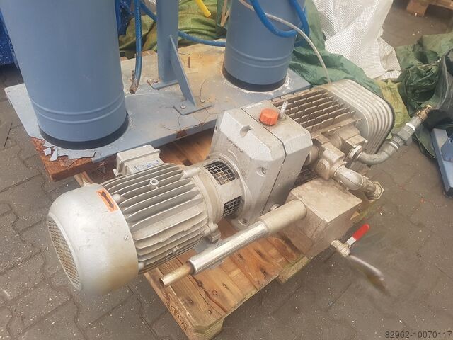 Used Busch Vacuum Pump 1995 M12080BV