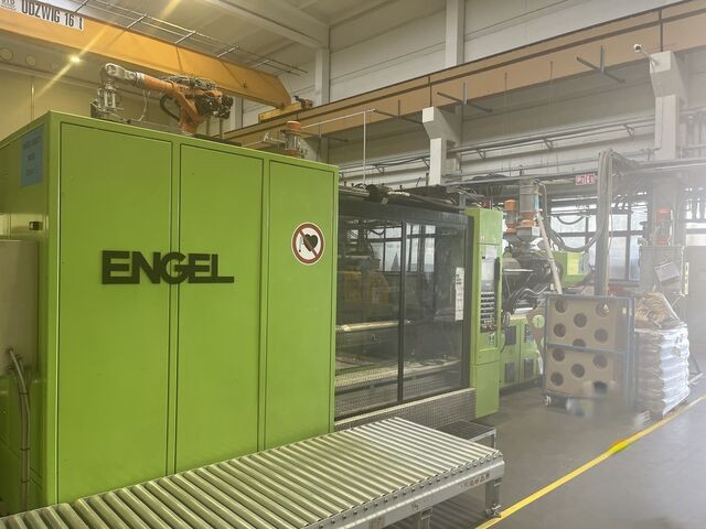 Used Engel Injection Moulding Machine 2005 ENGEL DUO 3550H / 330L / 1000 2 F