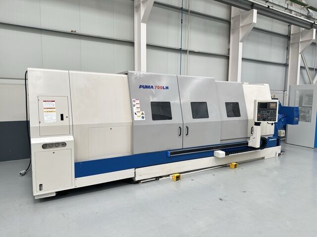 Used Doosan CNC Lathe 2005 PUMA 700 LM