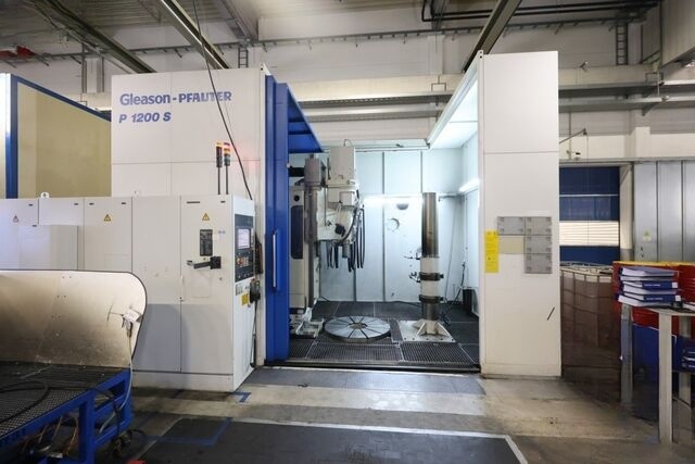Used Gleason Gear Shaper 2008 P 1200 S