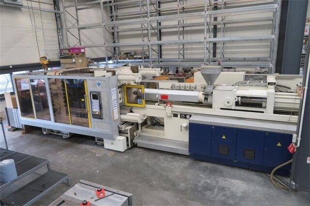 Used Krauss Maffei Injection Moulding Machine 1999 KM 800-5000 MC