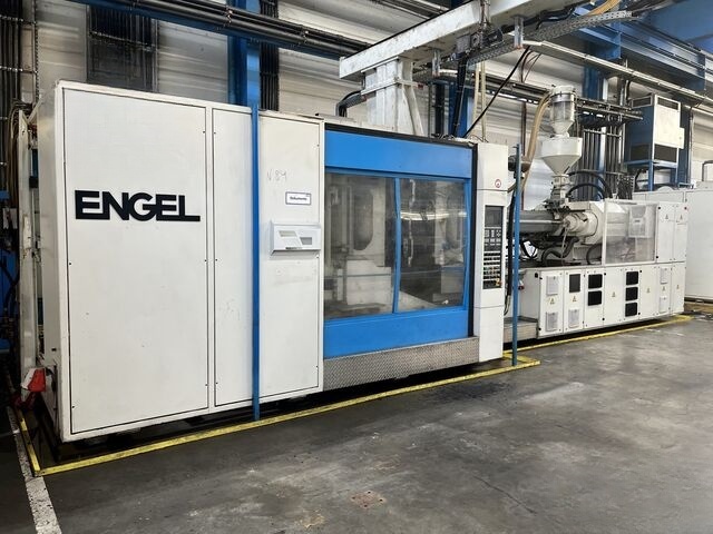 Used Engel Injection Moulding Machine 2002 ES 7050