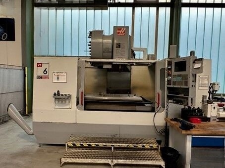 Used Haas Universal Machining Center 2004 VF 6