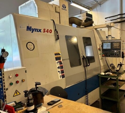 Buy Used 2004 Doosan Vertical Machining Center ( VMC ) for Metal ...