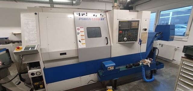 Used Doosan CNC Turn-Mill 2007 Puma 2500SY