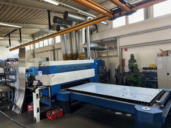 Used Trumpf Laser Cutting Machine CO2 2008 TruLaser 5030 L16