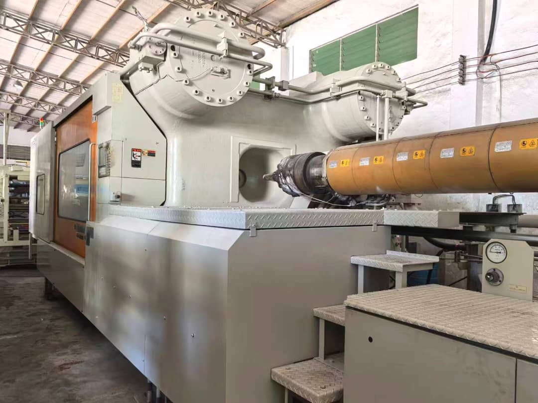 Used Toshiba Injection Moulding Machine  IS1600DF