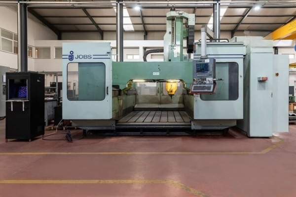 Used Jobs 5 Axis VMC 2002 Jomach 131L