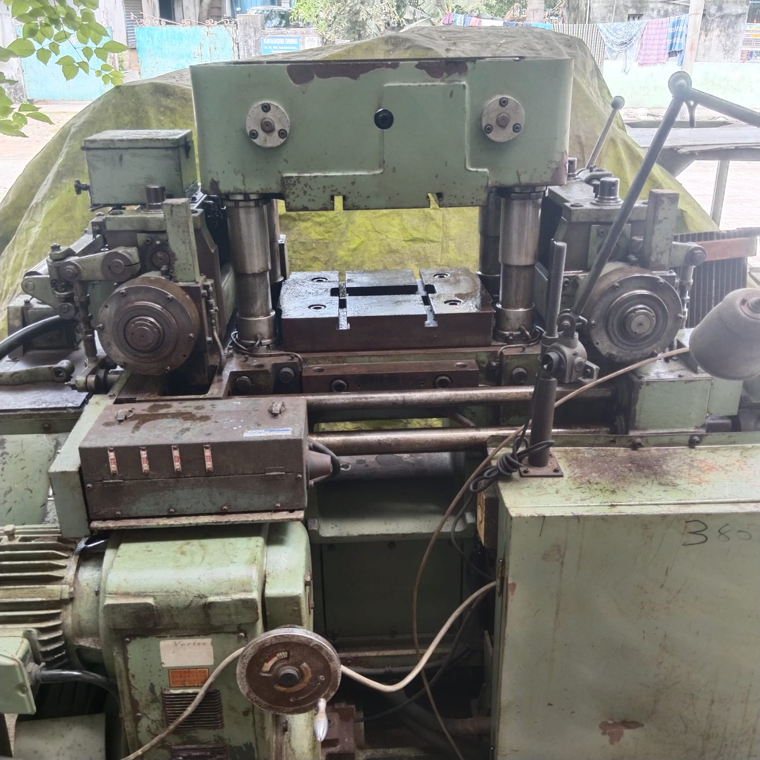 Used Kyori High Speed Press 1984 FDH-35A