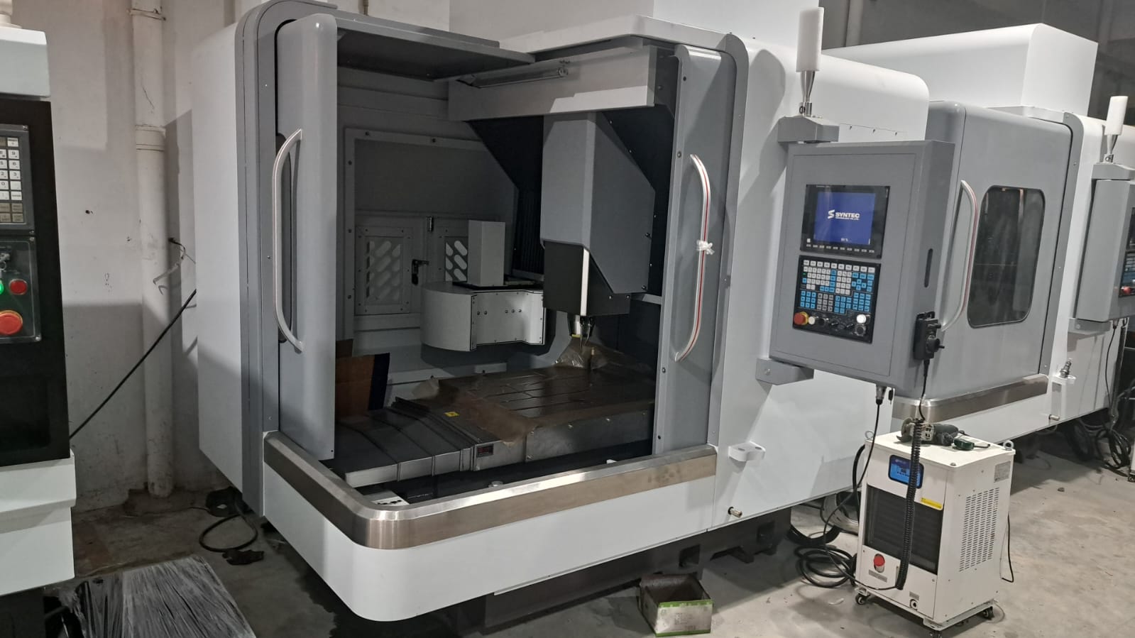 Used Chinese Vertical Machining Center ( VMC )  NA