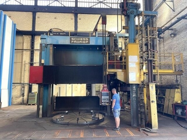 Used Schiess VTL  Froriep 32 DZ