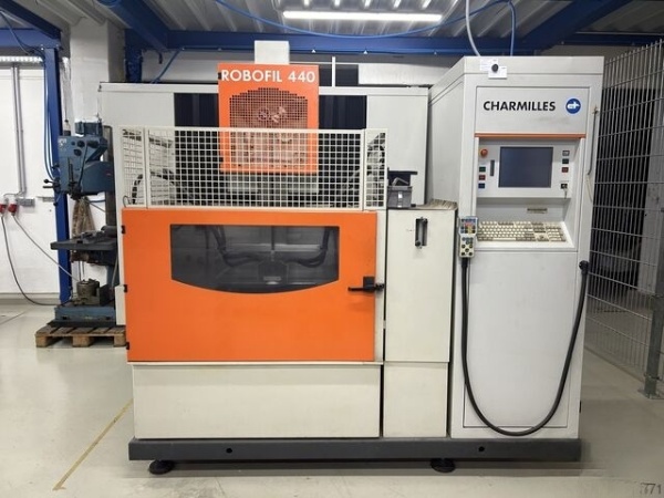 Used AgieCharmilles EDM -Wirecut 2001 Robofil 440