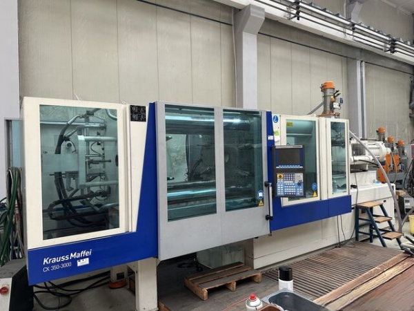 Used Krauss Maffei Injection Moulding Machine 2012 KM 350-3000 CX