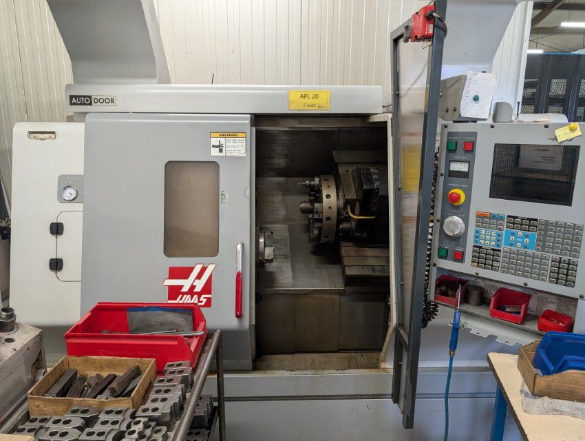 Used Haas CNC Lathe 2004 SL-20APL