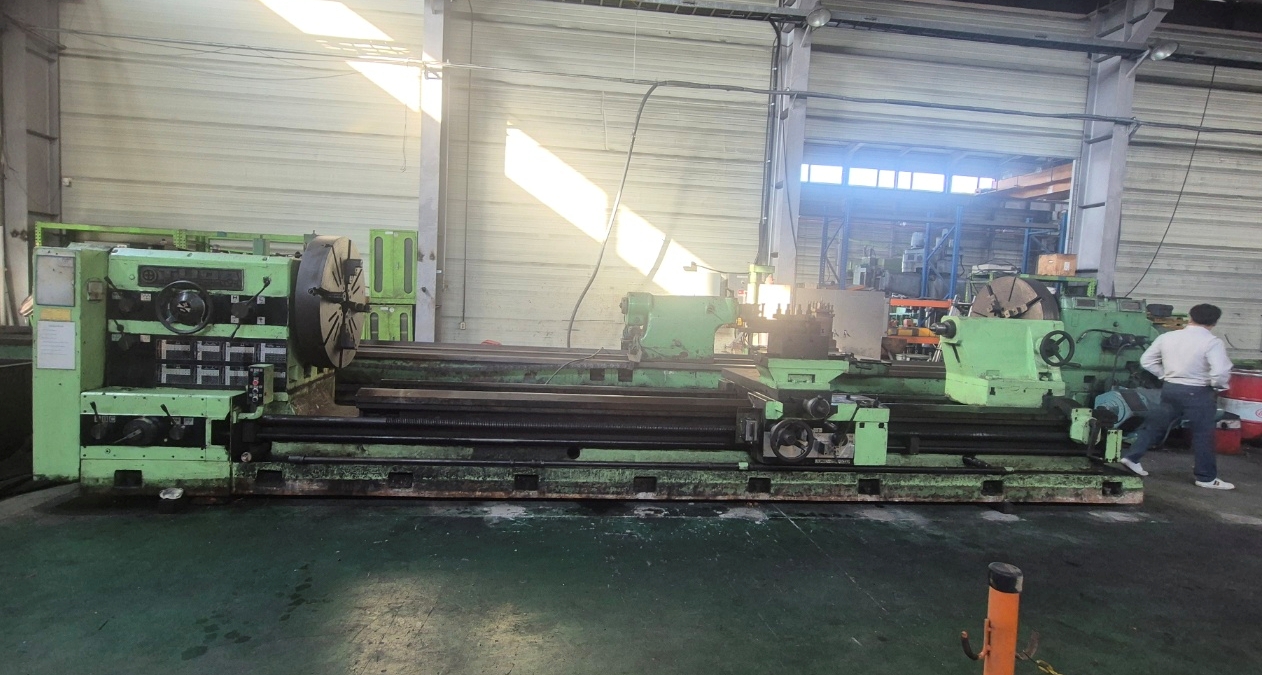 Used Tuda Lathe- Heavy Duty  NA