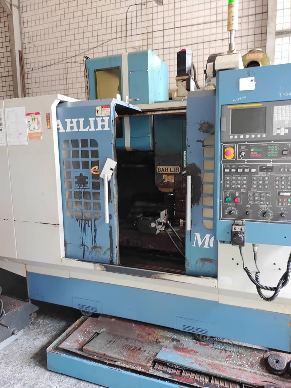 Used Dahlih Vertical Machining Center ( VMC ) 2008 MCV1020A