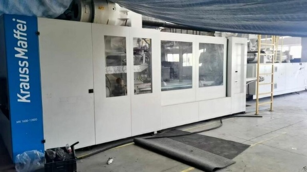 Used Krauss Maffei Injection Moulding Machine 2016 KM 1600-12000 MX Blue Power