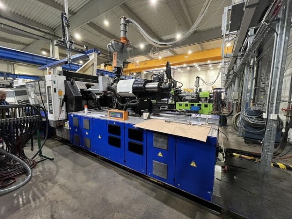 Used Engel Injection Moulding Machine 2004 ES2550-500HL-V
