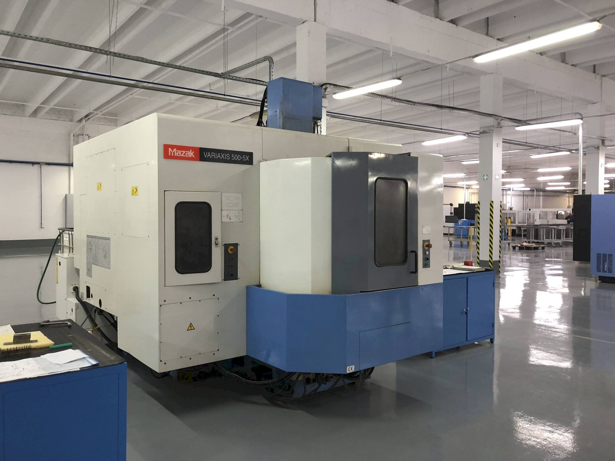 Buy Used 2003 Mazak Vertical Machining Center ( VMC ) for Metal Cutting ...