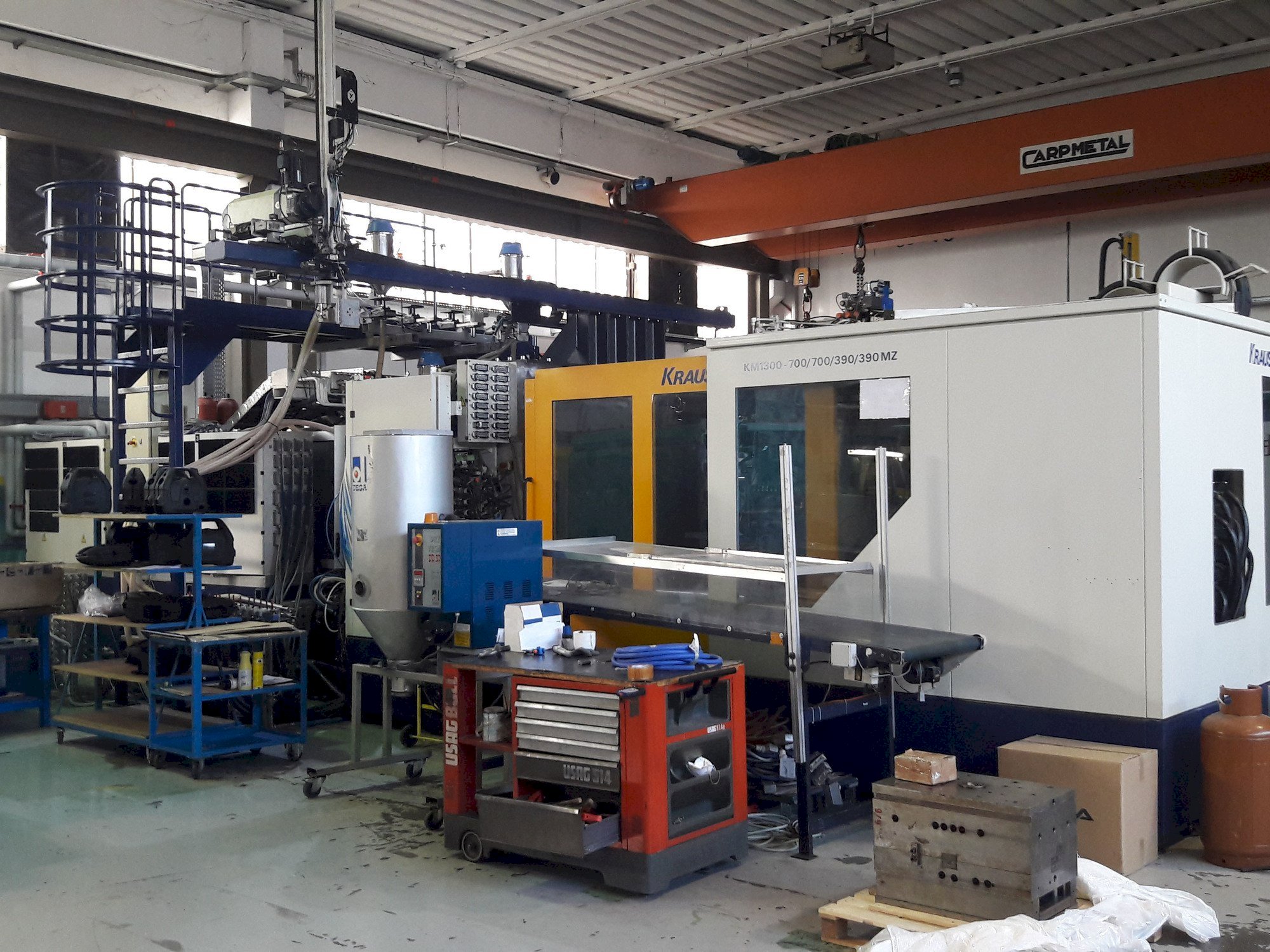 Used Krauss Maffei Injection Moulding Machine 2003 Krauss Maffei 1300-700-700-390-390 MZ